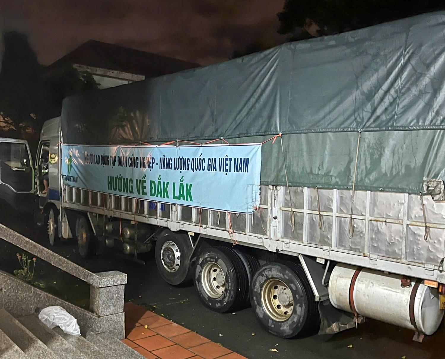 Petrovietnam phát động quyên góp ủng hộ đồng bào miền Trung, Tây Nguyên bị ảnh hưởng bởi mưa lũ Petrovietnam phát động quyên góp ủng hộ đồng bào miền Trung, Tây Nguyên bị ảnh hưởng bởi mưa lũ