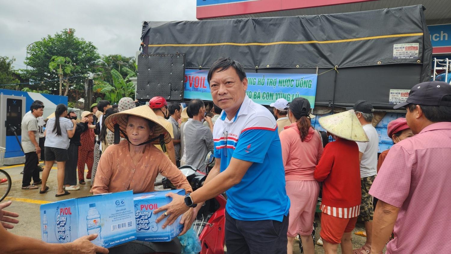 Petrovietnam phát động quyên góp ủng hộ đồng bào miền Trung, Tây Nguyên bị ảnh hưởng bởi mưa lũ Petrovietnam phát động quyên góp ủng hộ đồng bào miền Trung, Tây Nguyên bị ảnh hưởng bởi mưa lũ