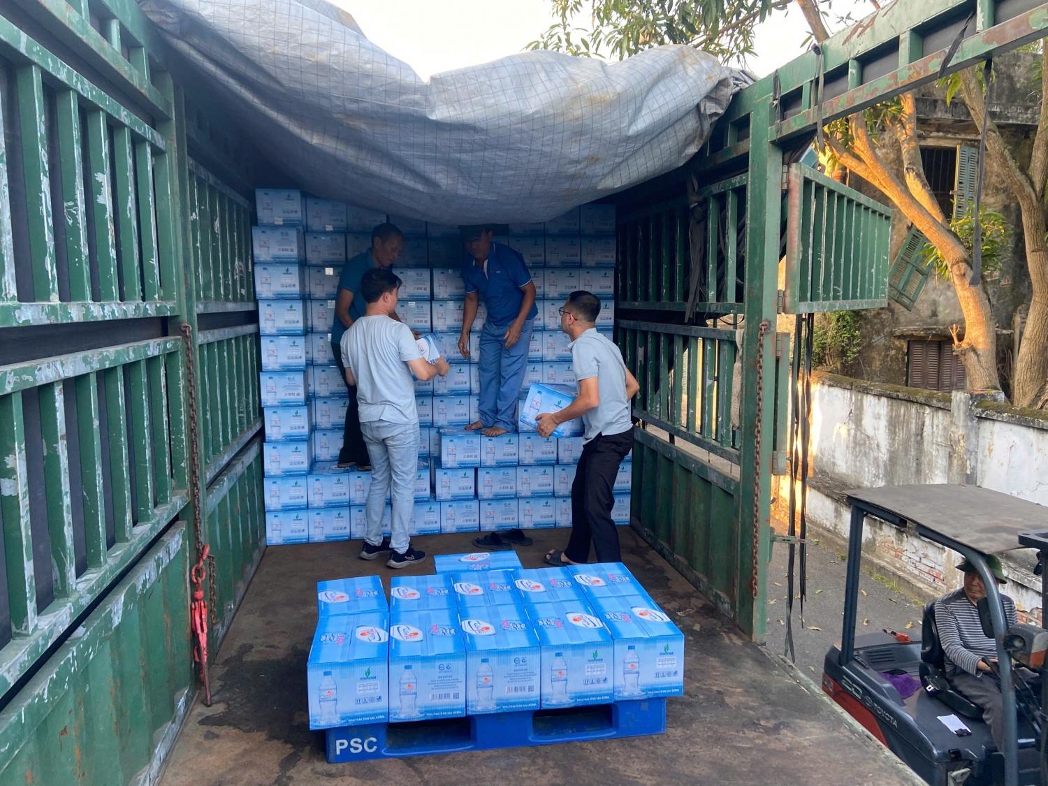 Petrovietnam phát động quyên góp ủng hộ đồng bào miền Trung, Tây Nguyên bị ảnh hưởng bởi mưa lũ Petrovietnam phát động quyên góp ủng hộ đồng bào miền Trung, Tây Nguyên bị ảnh hưởng bởi mưa lũ