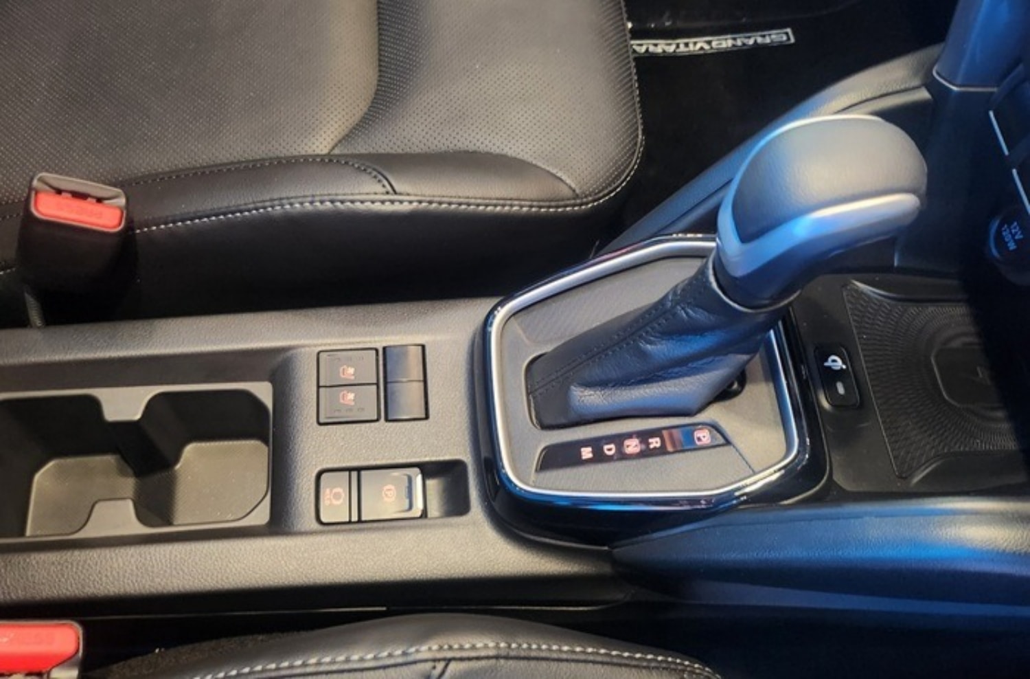 Động cơ và các chức năng an toàn cũng chưa có gì nổi bật - Ảnh: Carmudi