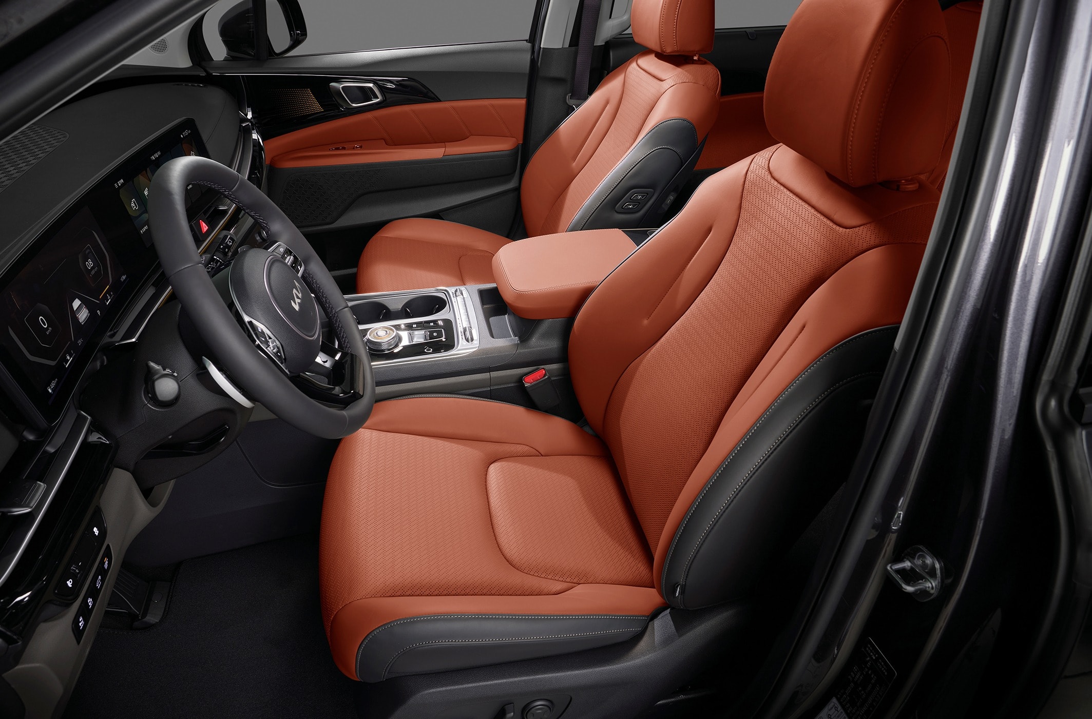 Thiết kế khoang lái Kia Carnival mới - Ảnh: Thaco Auto