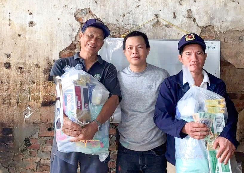 Khi những tấm lòng PETROSETCO cùng hòa nhịp sẻ chia Những tấm lòng PETROSETCO cùng hòa nhịp sẻ chia