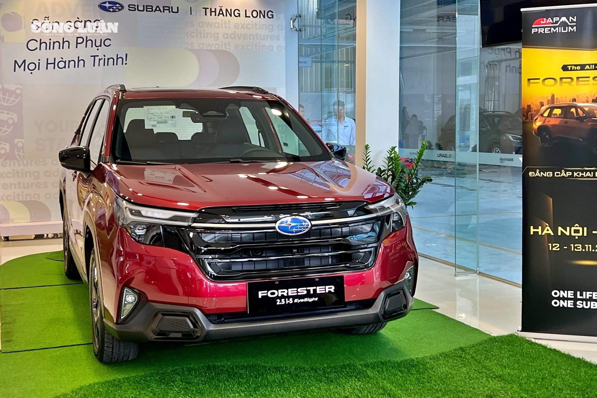 Subaru Forester 2025 thay đổi đáng kể về thiết kế, đồng thời bổ sung thêm 2 màu ngoại thất mới.