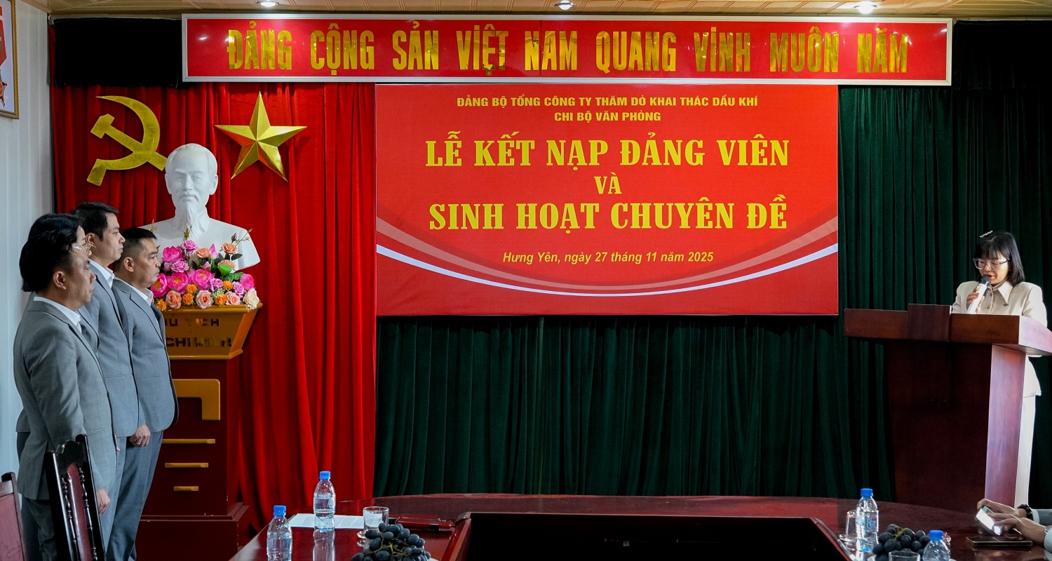 Chi bộ Văn phòng PVEP tổ chức về nguồn và kết nạp đảng viên tại Khu lưu niệm Công trình Dầu khí