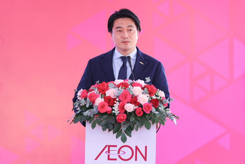 Ông Tezuka Daisuke - Thành viên Ban điều hành Tập đoàn, Trưởng đại diện tập đoàn AEON tại Việt Nam, Tổng Giám đốc AEON Việt Nam phát biểu tại buổi lễ