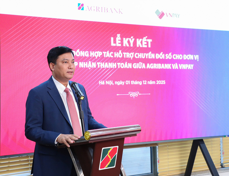 Ông Phạm Toàn Vượng - Thành viên Hội đồng thành viên, Tổng Giám đốc Agribank phát biểu chào mừng tại Lễ ký kết