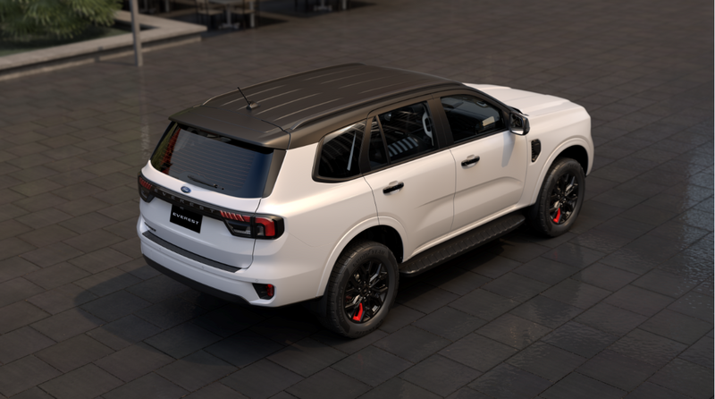 Khách mua Ford Everest phiên bản Titanium 4x4 sẽ nhận được gói quà tặng đặc quyền gồm 2 năm bảo hiểm vật chất và camera hành trình tổng trị giá 34 triệu đồng. Ảnh: Ford Việt Nam