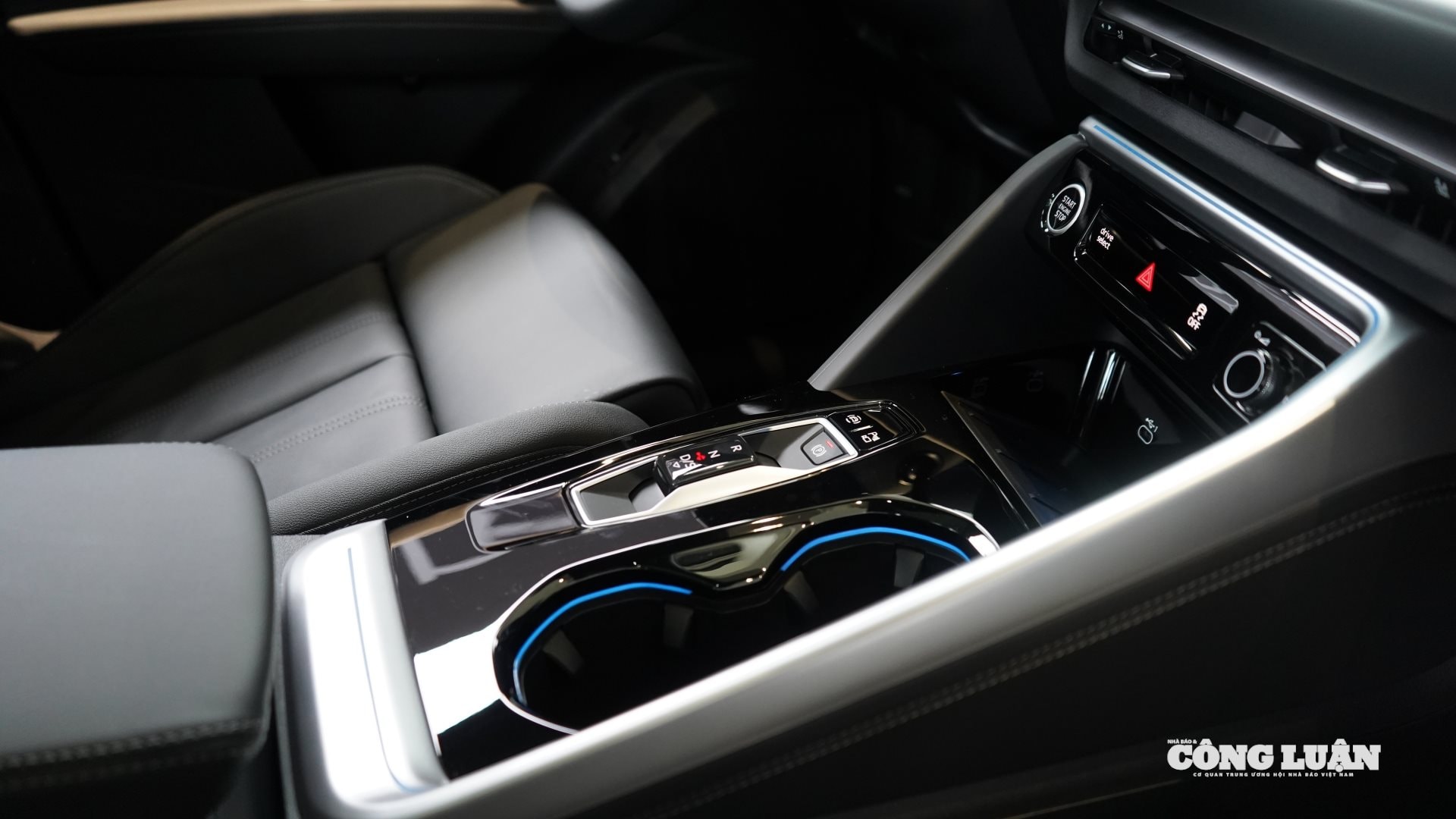 Khu vực điều khiển của Audi Q5 2026.