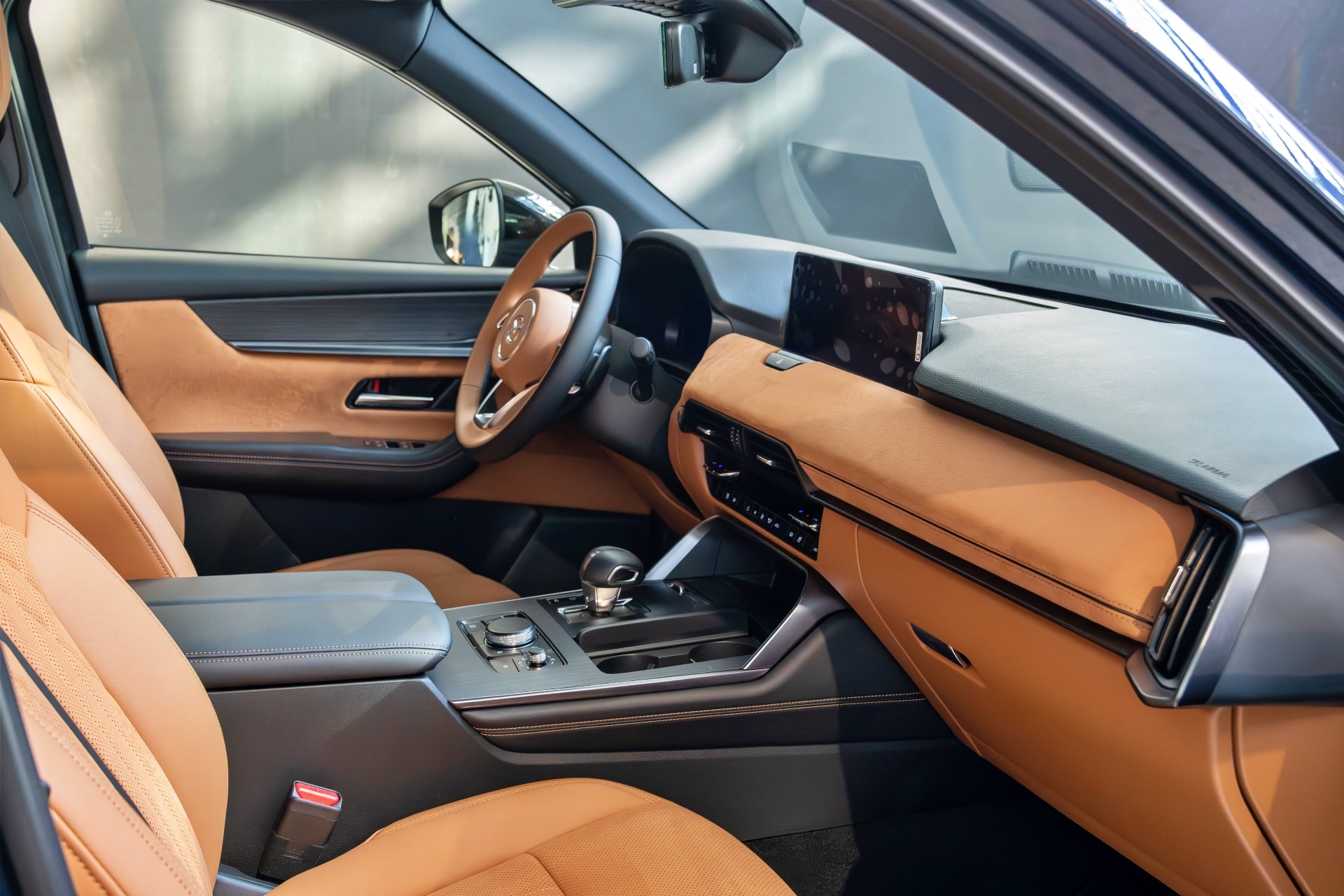 Thiết kế khoang lái theo xu hướng tối giản - Ảnh: Ngọc Trần