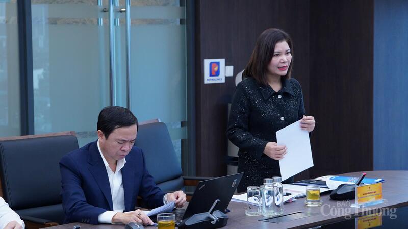 Bà Nguyễn Thuý Hiền phát biểu tại buổi làm việc