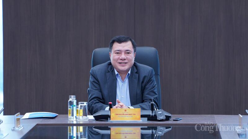 Thứ trưởng Nguyễn Sinh Nhật Tân phát biểu tại buổi làm việc (Ảnh: Thái Mạnh)
