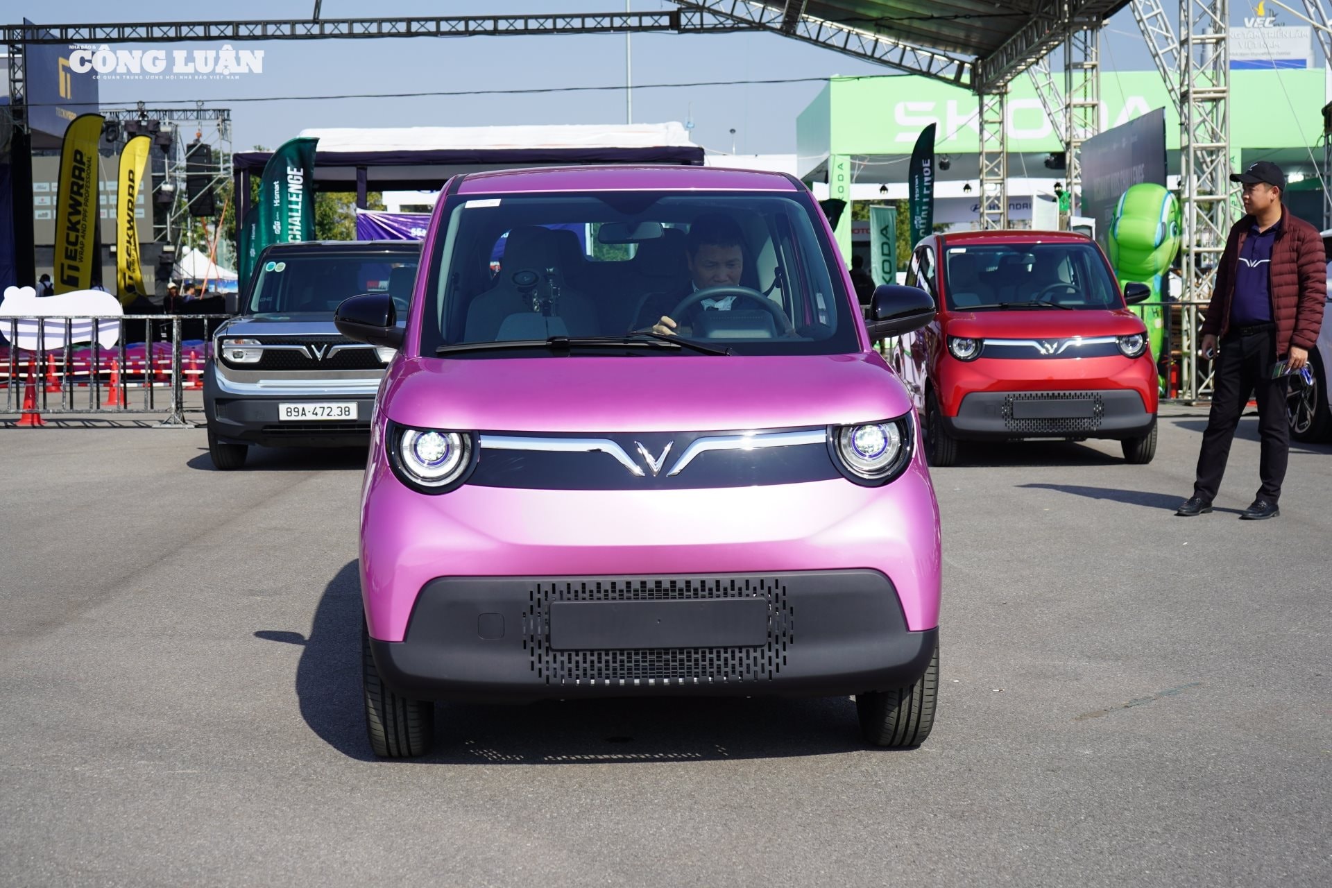 Phần đầu xe Minio Green thiết kế tối giản.