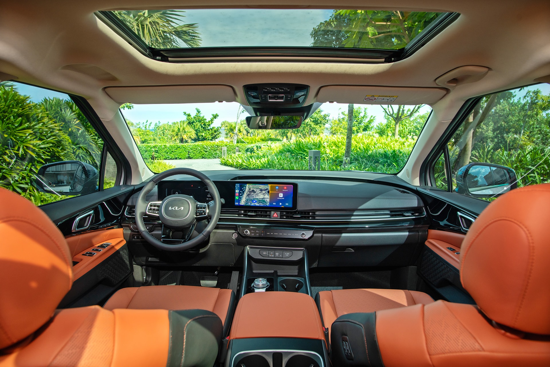 Thiết kế khoang nội thất Kia Carnival HEV 2025 - Ảnh: Thaco Auto