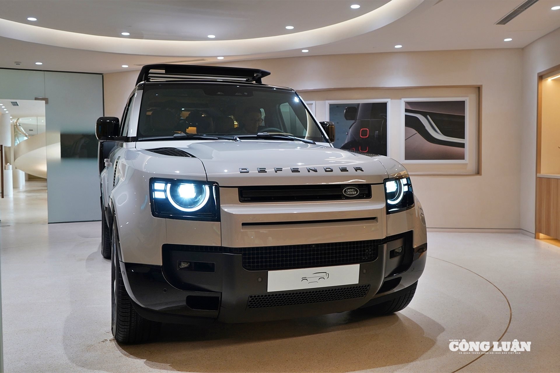 Mẫu xe Land Rover Defender 2026.