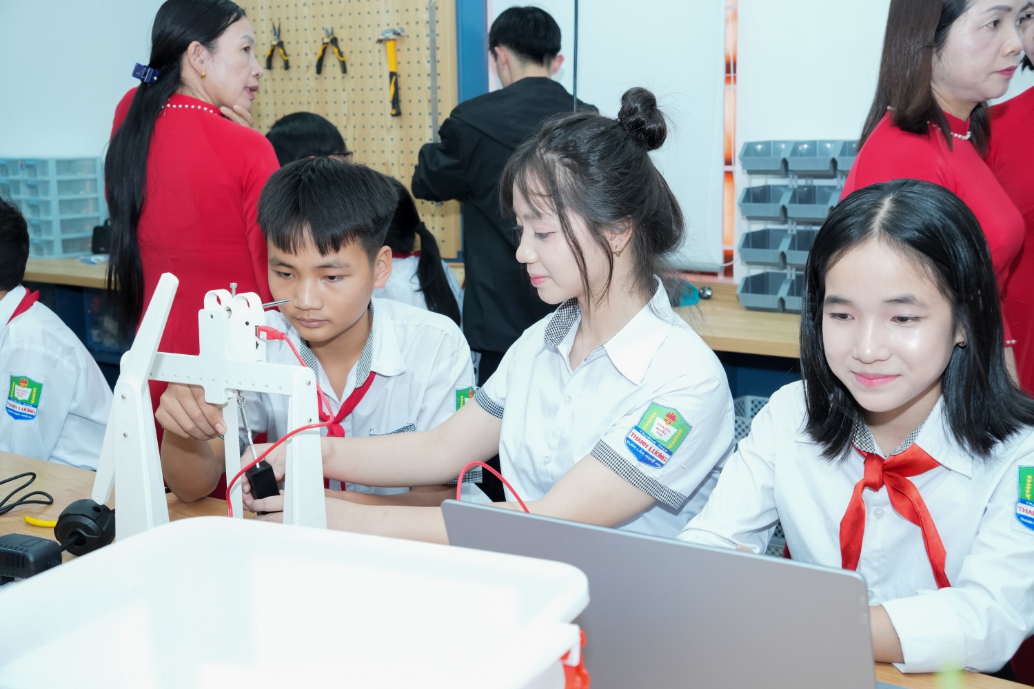 STEM Innovation Petrovietnam: Khơi dậy truyền thống hiếu học từ quê hương cách mạng STEM Innovation Petrovietnam: Khơi dậy truyền thống hiếu học từ quê hương cách mạng