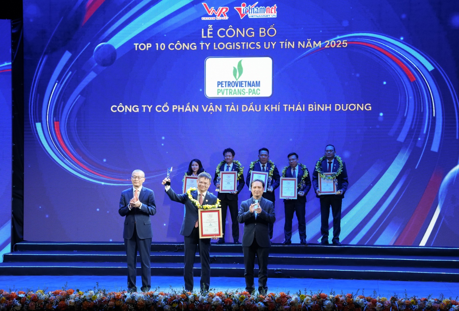 Petrovietnam khẳng định vị thế hàng đầu trong Top 500 Doanh nghiệp lớn nhất Việt Nam