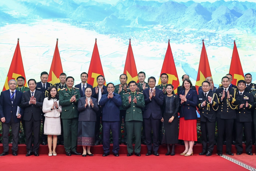 Thủ tướng và các đại biểu dự Hội nghị - Ảnh: VGP/Nhật Bắc