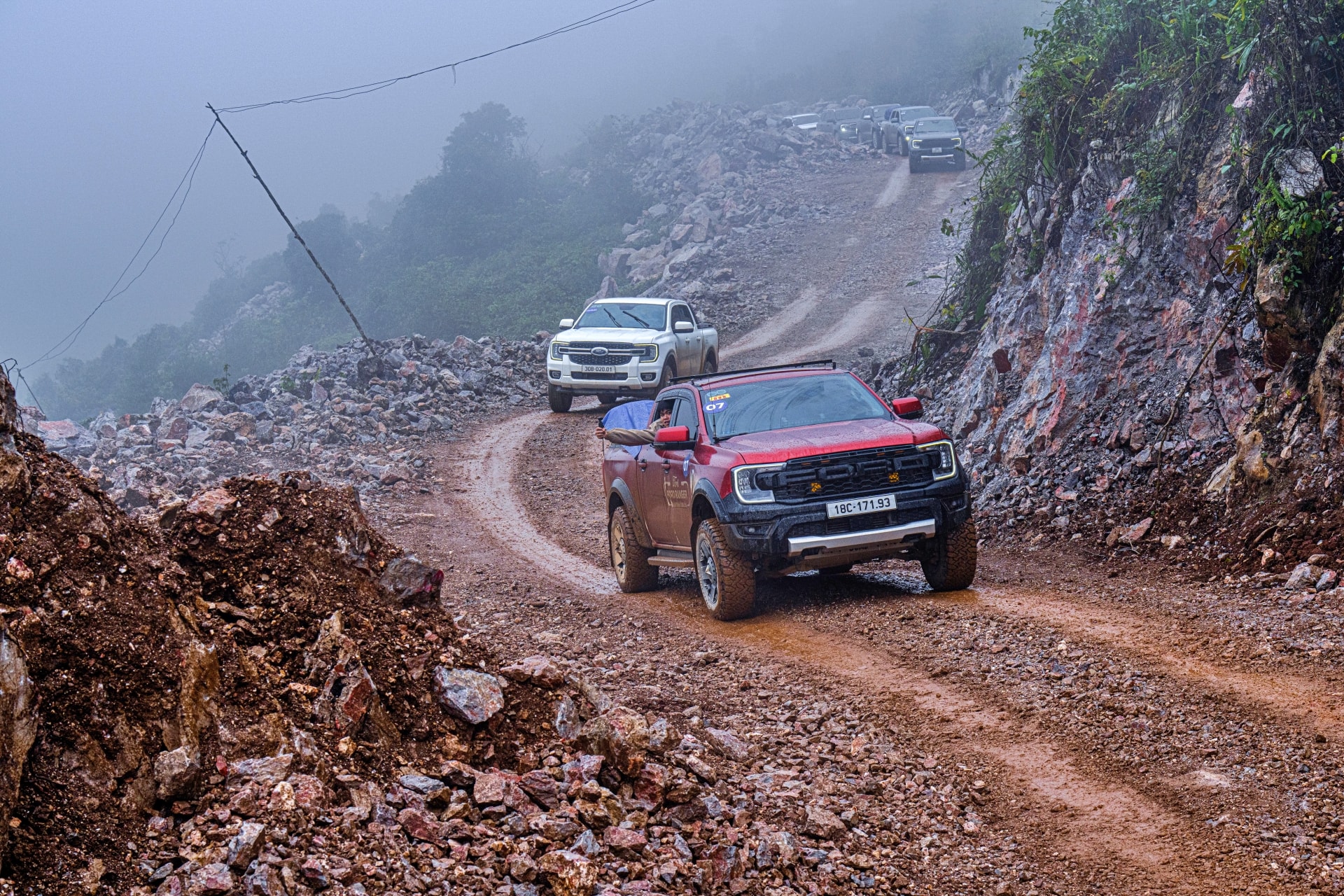 Khả năng vận hành bền bỉ luôn giúp Ford Ranger vượt qua những địa hình khó khăn.