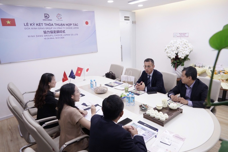 Đại diện hai đơn vị tại lễ ký kết thỏa thuận hợp tác.