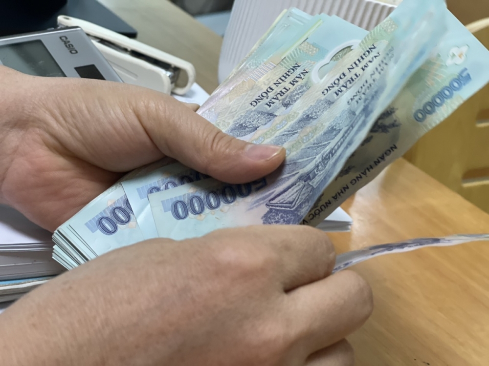 F88 thưởng cổ phiếu, SGI và ICN chi trả cổ tức tiền mặt