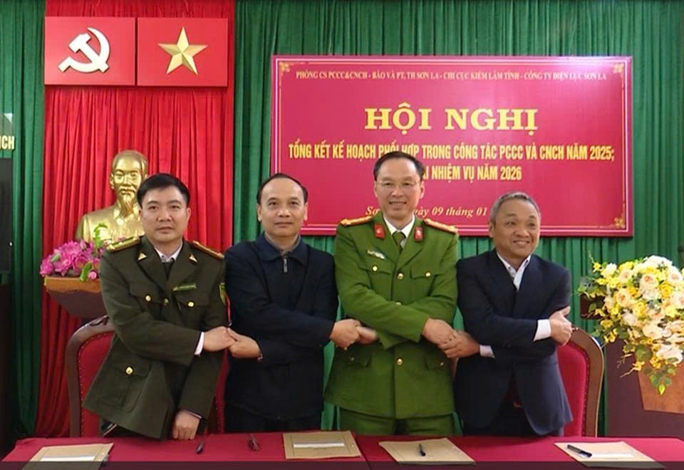 PC Sơn La đẩy mạnh tuyên truyền sử dụng điện an toàn tại khu dân cư PC Sơn La đẩy mạnh tuyên truyền sử dụng điện an toàn tại khu dân cư