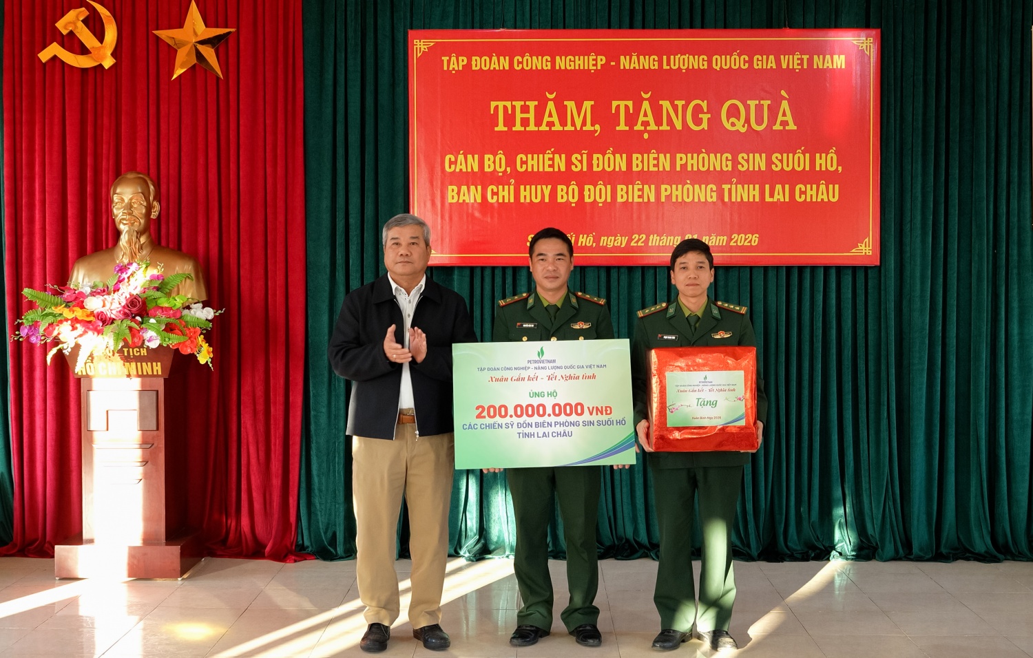 Petrovietnam sẻ chia nơi biên cương, tiếp thêm niềm tin cho cán bộ, chiến sĩ giữ đất trời Tổ quốc