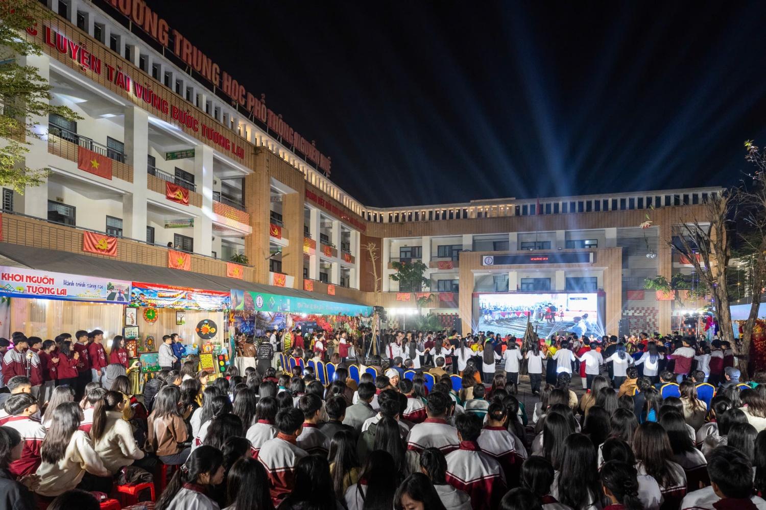 [Chùm ảnh] Mạch nguồn tri thức - STEM Innovation Petrovietnam