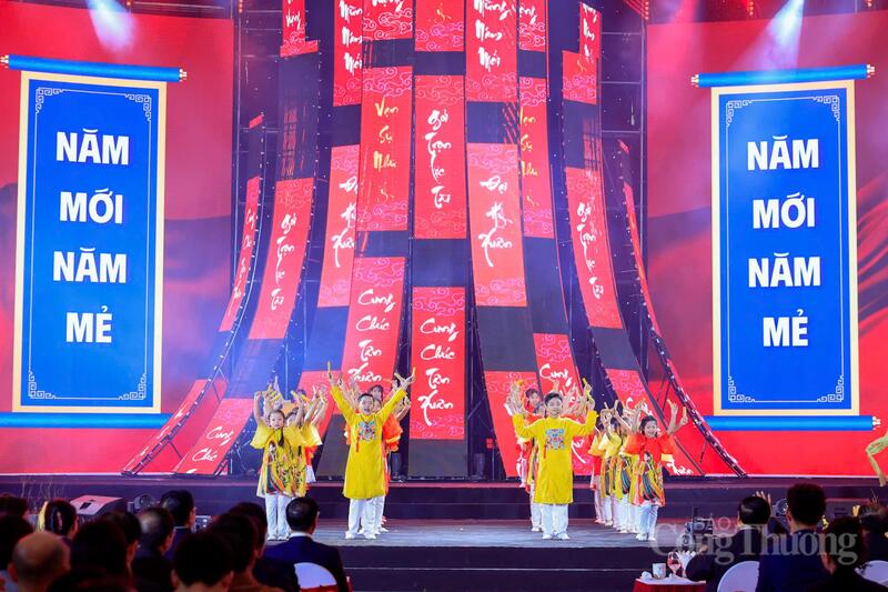 Thủ tướng Phạm Minh Chính dự Lễ khai mạc Hội chợ Mùa xuân lần thứ nhất - 5