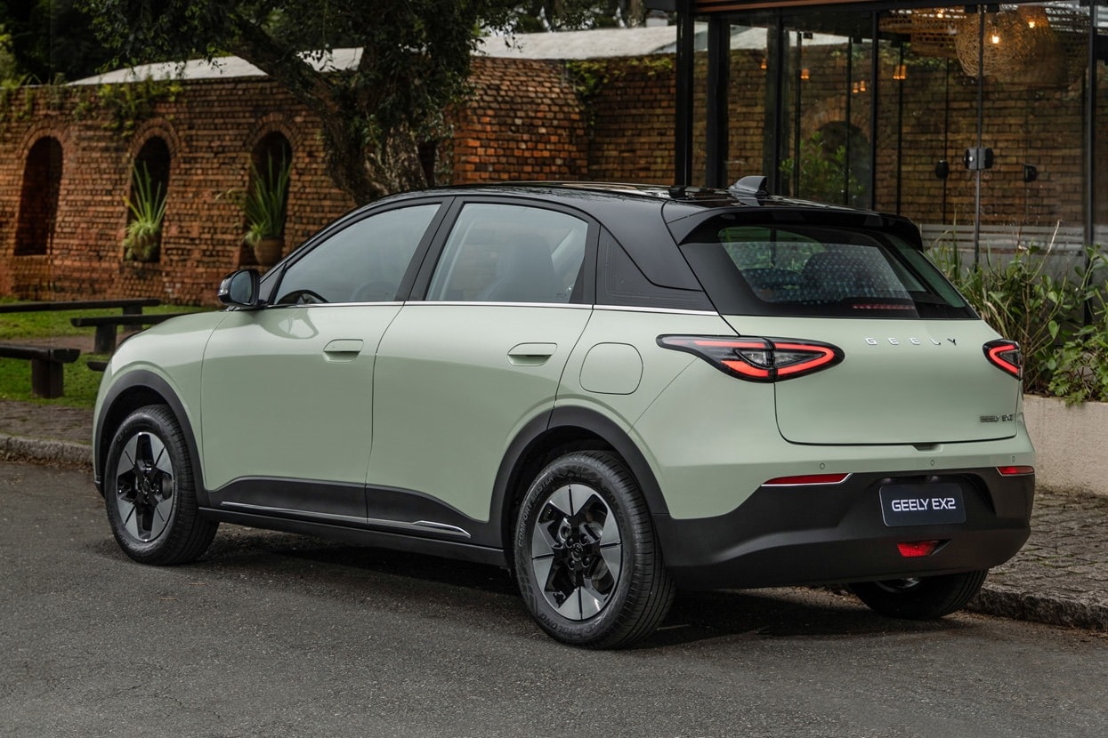 Ngoại thất xe thiết kế kiểu bo tròn với các đường cong mềm - Ảnh: Geely