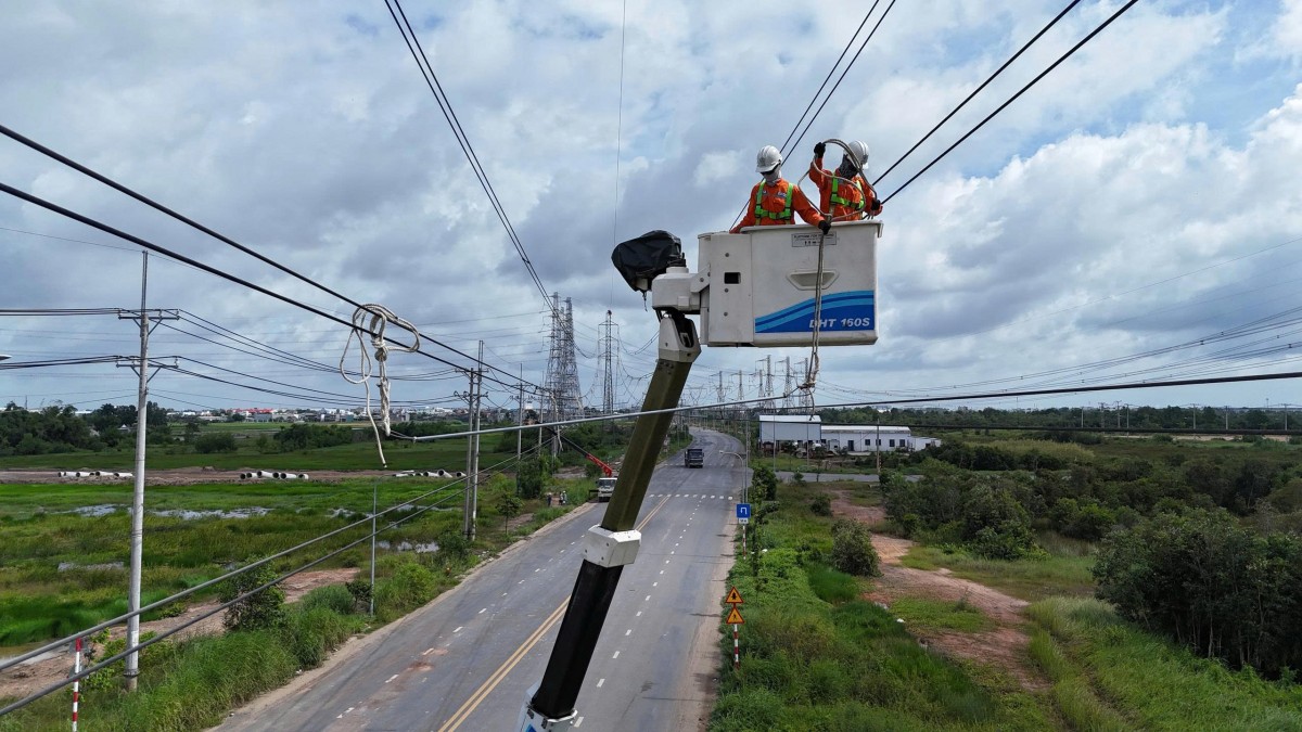 Ngành điện miền Nam sẵn sàng đảm bảo cấp điện Tết Bính Ngọ 2026