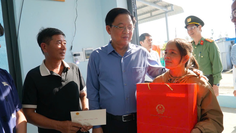 Phó Thủ tướng Hồ Quốc Dũng kiểm tra tiến độ đường cao tốc Quy Nhơn - Pleiku- Ảnh 4. Phó Thủ tướng Hồ Quốc Dũng kiểm tra tiến độ đường cao tốc Quy Nhơn - Pleiku- Ảnh 4.