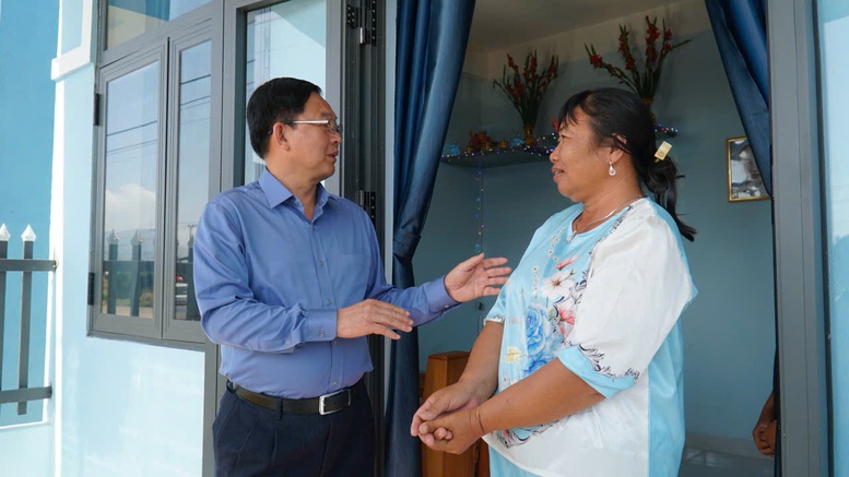 Phó Thủ tướng Hồ Quốc Dũng kiểm tra tiến độ đường cao tốc Quy Nhơn - Pleiku- Ảnh 3. Phó Thủ tướng Hồ Quốc Dũng kiểm tra tiến độ đường cao tốc Quy Nhơn - Pleiku- Ảnh 3.