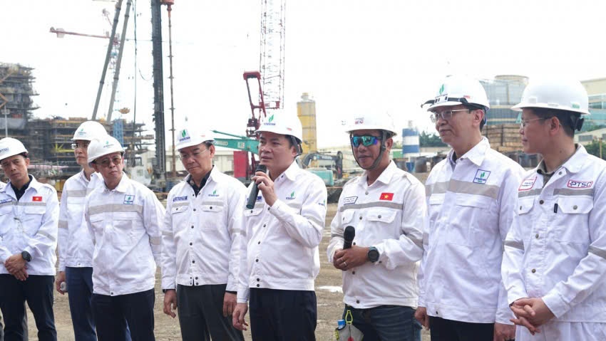 Nghị quyết 80-NQ/TW và hành trình “Nâng tầm văn hóa Petrovietnam”: Biến văn hóa thành sức mạnh nội sinh trong kỷ nguyên mới Nghị quyết 80-NQ/TW và hành trình “Nâng tầm văn hóa Petrovietnam”: Biến văn hóa thành sức mạnh nội sinh trong kỷ nguyên mới