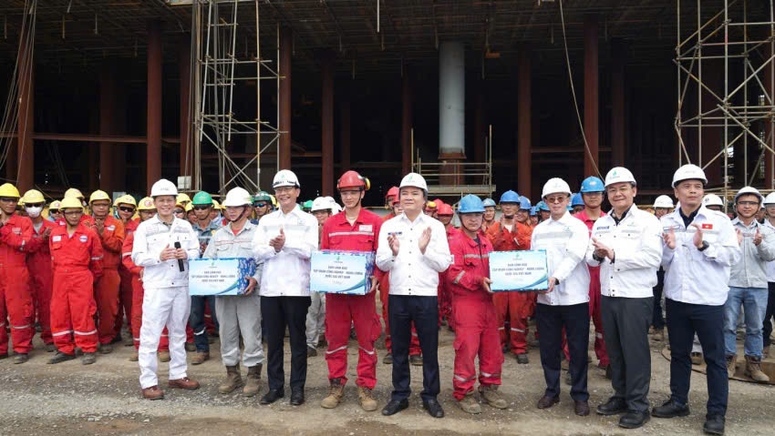 Nghị quyết 80-NQ/TW và hành trình “Nâng tầm văn hóa Petrovietnam”: Biến văn hóa thành sức mạnh nội sinh trong kỷ nguyên mới Nghị quyết 80-NQ/TW và hành trình “Nâng tầm văn hóa Petrovietnam”: Biến văn hóa thành sức mạnh nội sinh trong kỷ nguyên mới