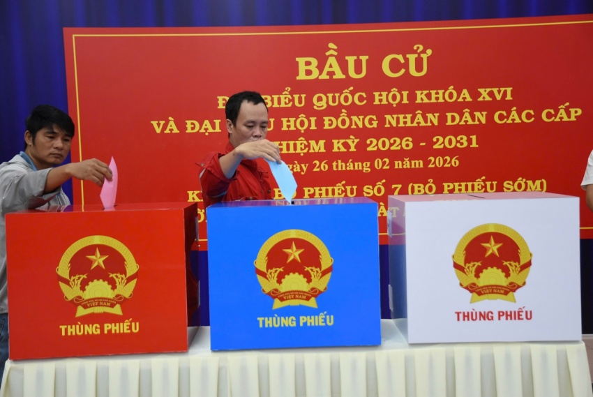 Người lao động Dầu khí – Năng lương hân hoan bỏ phiếu sớm trước giờ ra khơi