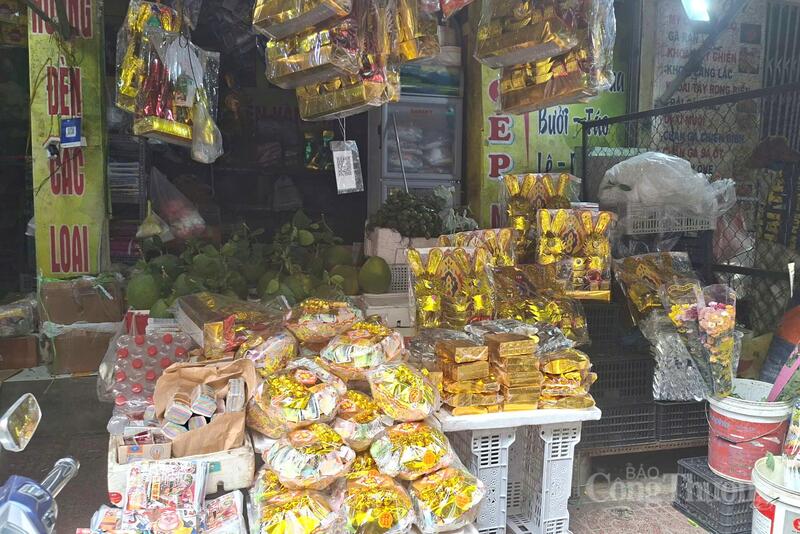 Đa dạng các sản phẩm hàng mã cúng Thần Tài.