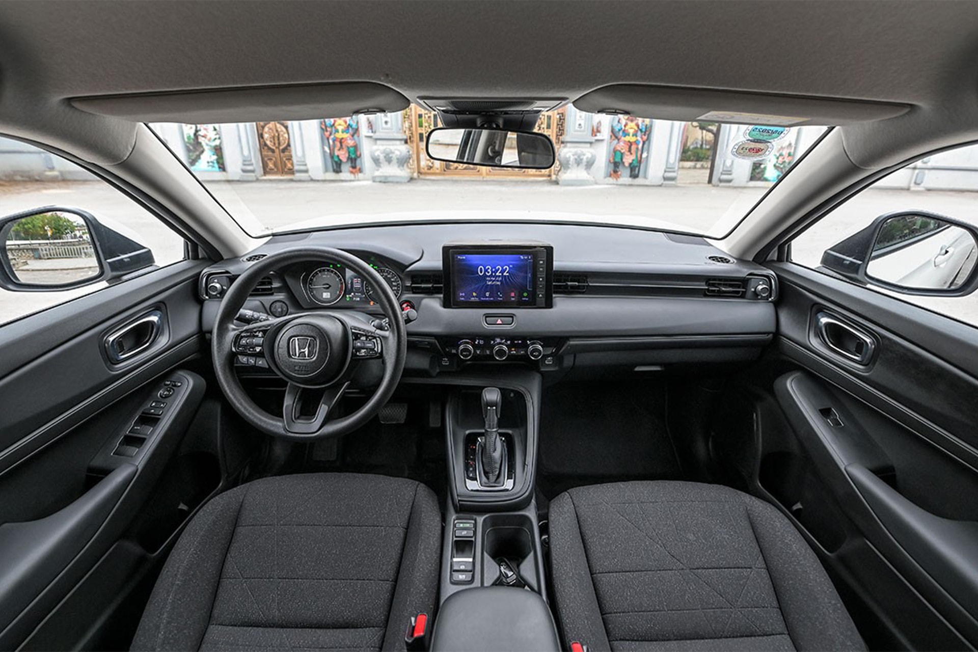 Nội thất phiên bản tiêu chuẩn giá rẻ Honda HR-V G - Ảnh: HVN