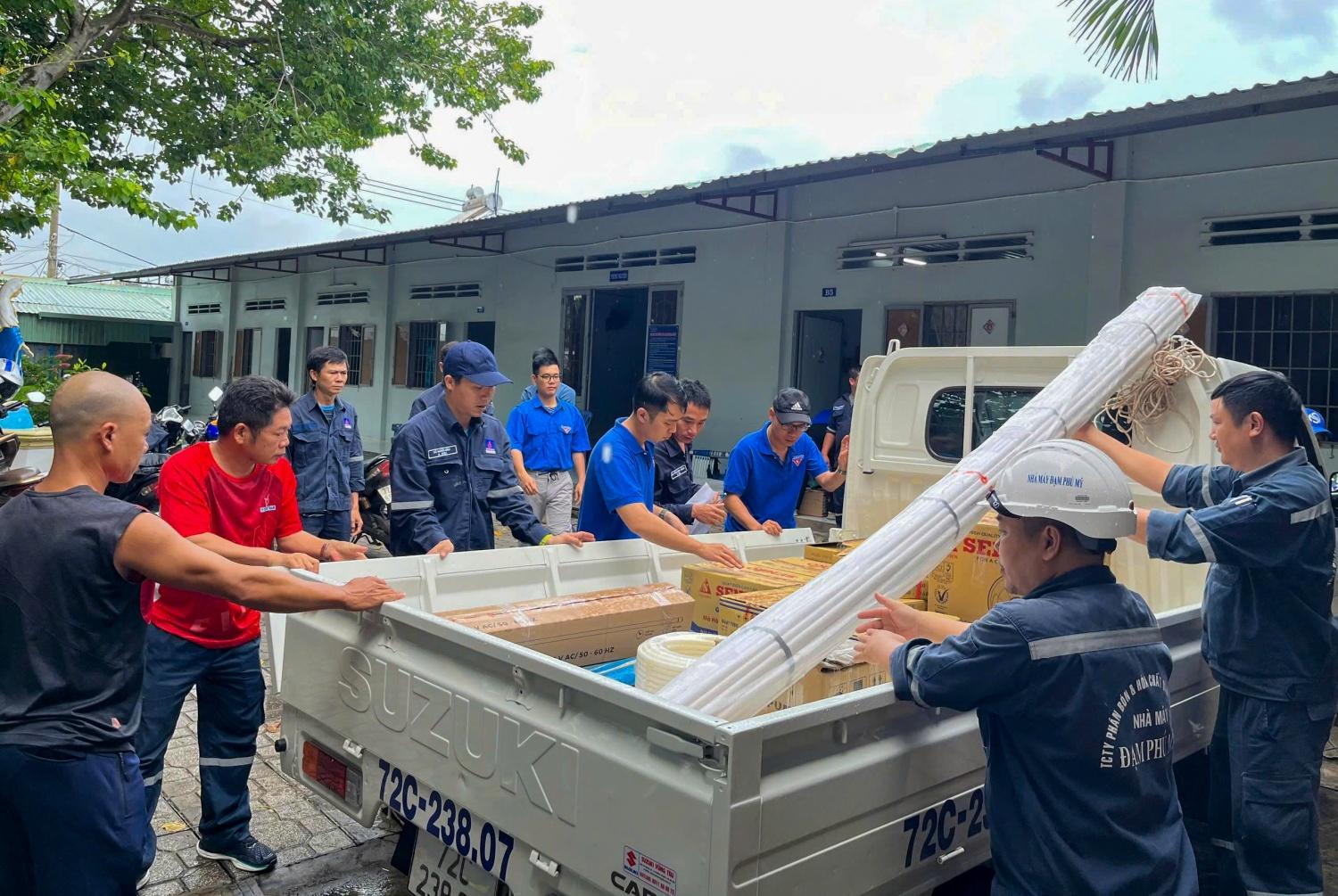 Tuổi trẻ Petrovietnam: Xung kích từ dây chuyền sản xuất đến những mái nhà dân