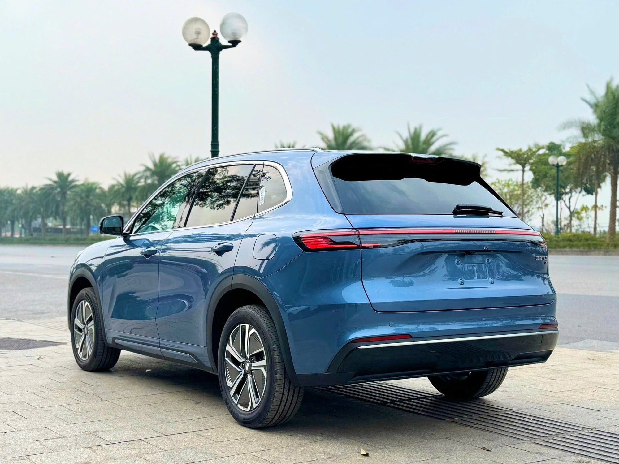 Ngoại thất EX5 EM-i không có nhiều khác biệt so với phiên bản thuẩn điện - Ảnh: Đại lý Geely