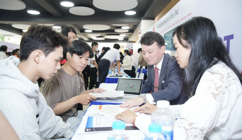 Việt Nam hấp dẫn nhà đầu tư nước ngoài. Ảnh minh hoạ