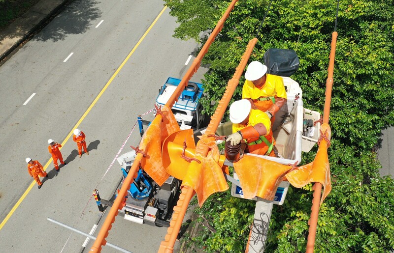 EVNSPC đẩy mạnh ứng dụng khoa học - công nghệ vào công tác vận hành lưới điện. Ảnh: EVNSPC.