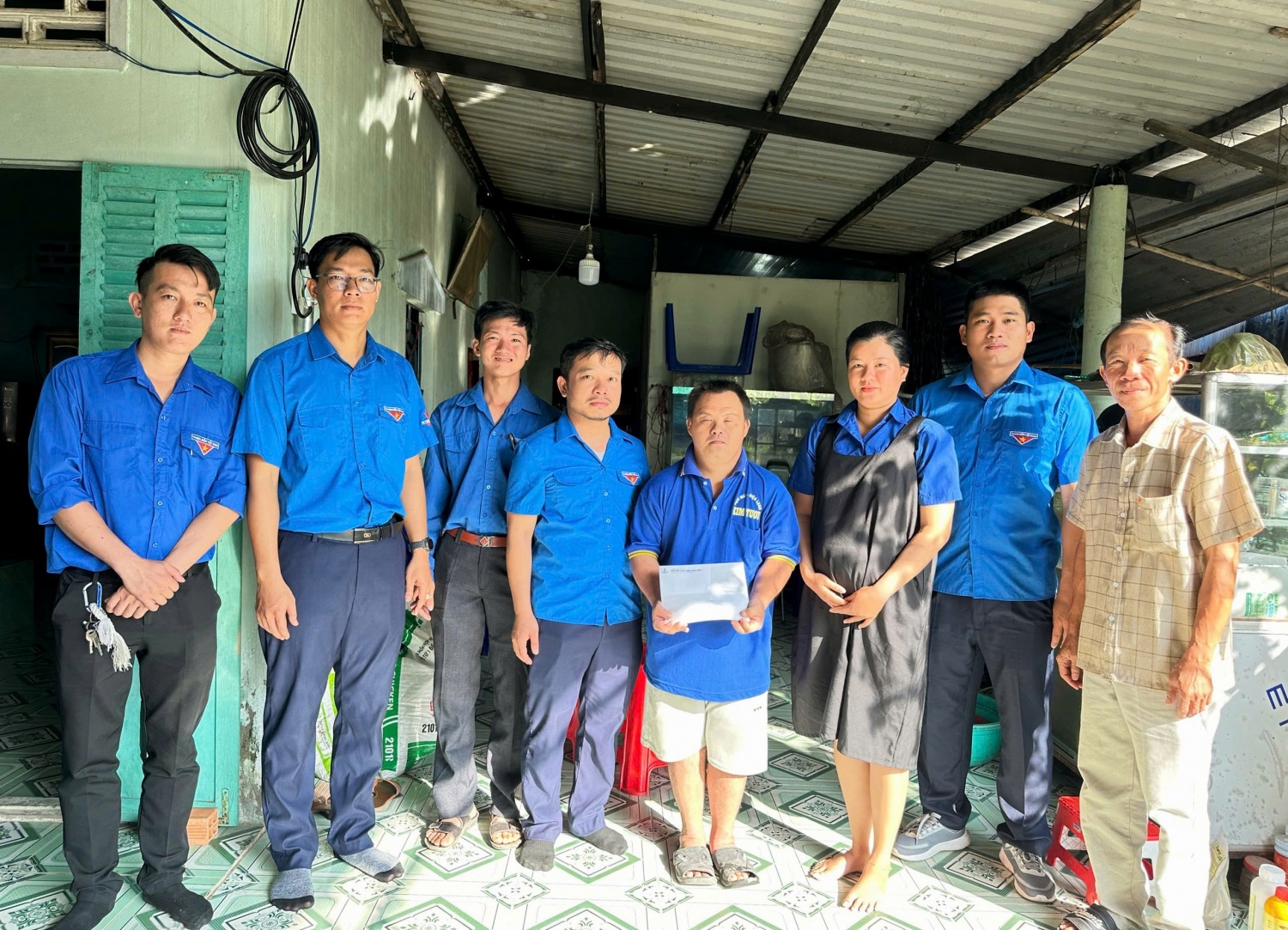 Tuổi trẻ NMNĐ Sông Hậu 1 đồng hành cùng học sinh khó khăn