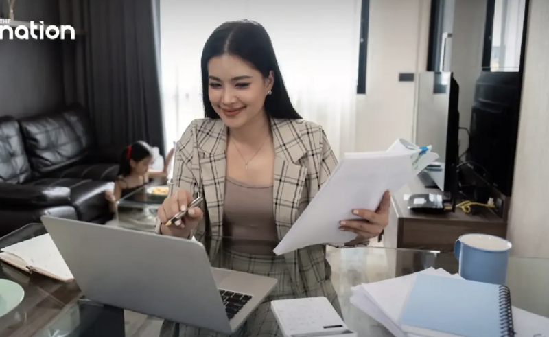 Chính phủ Thái Lan đã yêu cầu công chức làm việc từ xa, hạn chế sử dụng thang máy và tạm dừng các chuyến công tác nước ngoài. Ảnh: The Nation