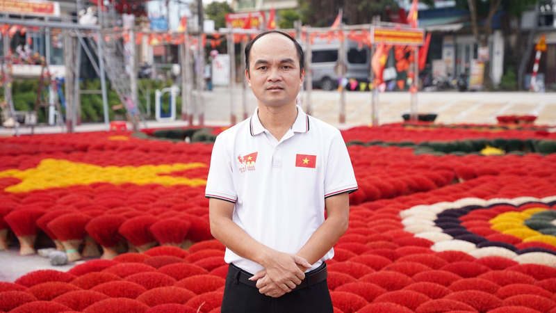 Ông Nguyễn Đình Đảm - Trưởng thôn lCầu Bầu. Ảnh: Dương Thảo