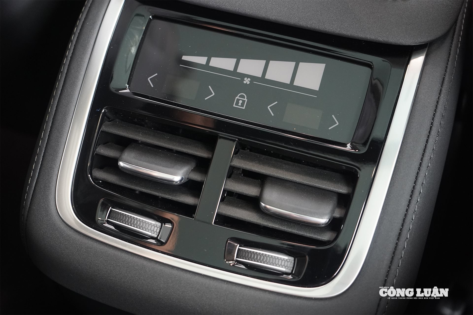 Volvo XC90 B5 2026 - 19