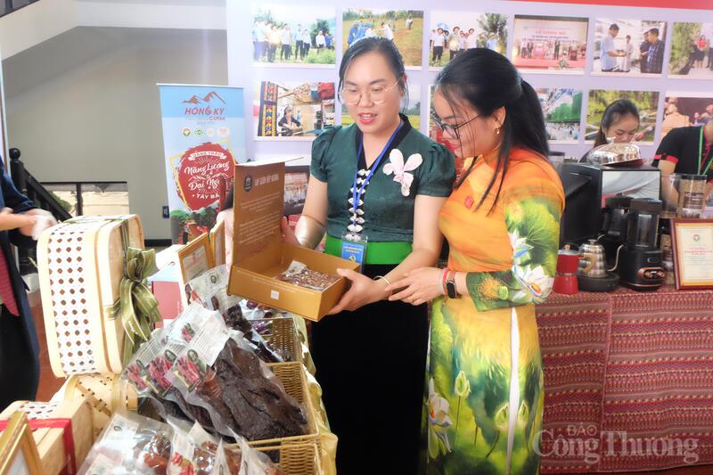 Sản phẩm thịt gác bếp của Hộ kinh doanh Bếp nương Hà Bạc (Tuần Giáo) đạt OCOP 3 sao.