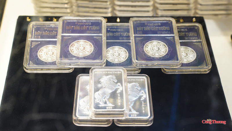 Xu hướng tích lũy kim loại quý đang âm thầm lan rộng trong nhóm nhà đầu tư cá nhân, đặc biệt là những người có mục tiêu tài chính dài hạn. Ảnh: Thái Mạnh