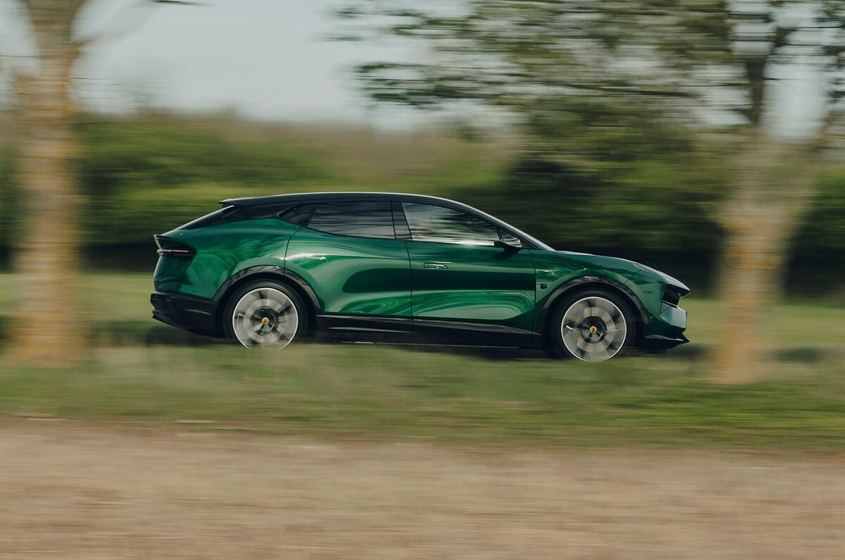 Mẫu SUV thuần điện cỡ nhỏ Lotus Eletre - Ảnh: Autocar