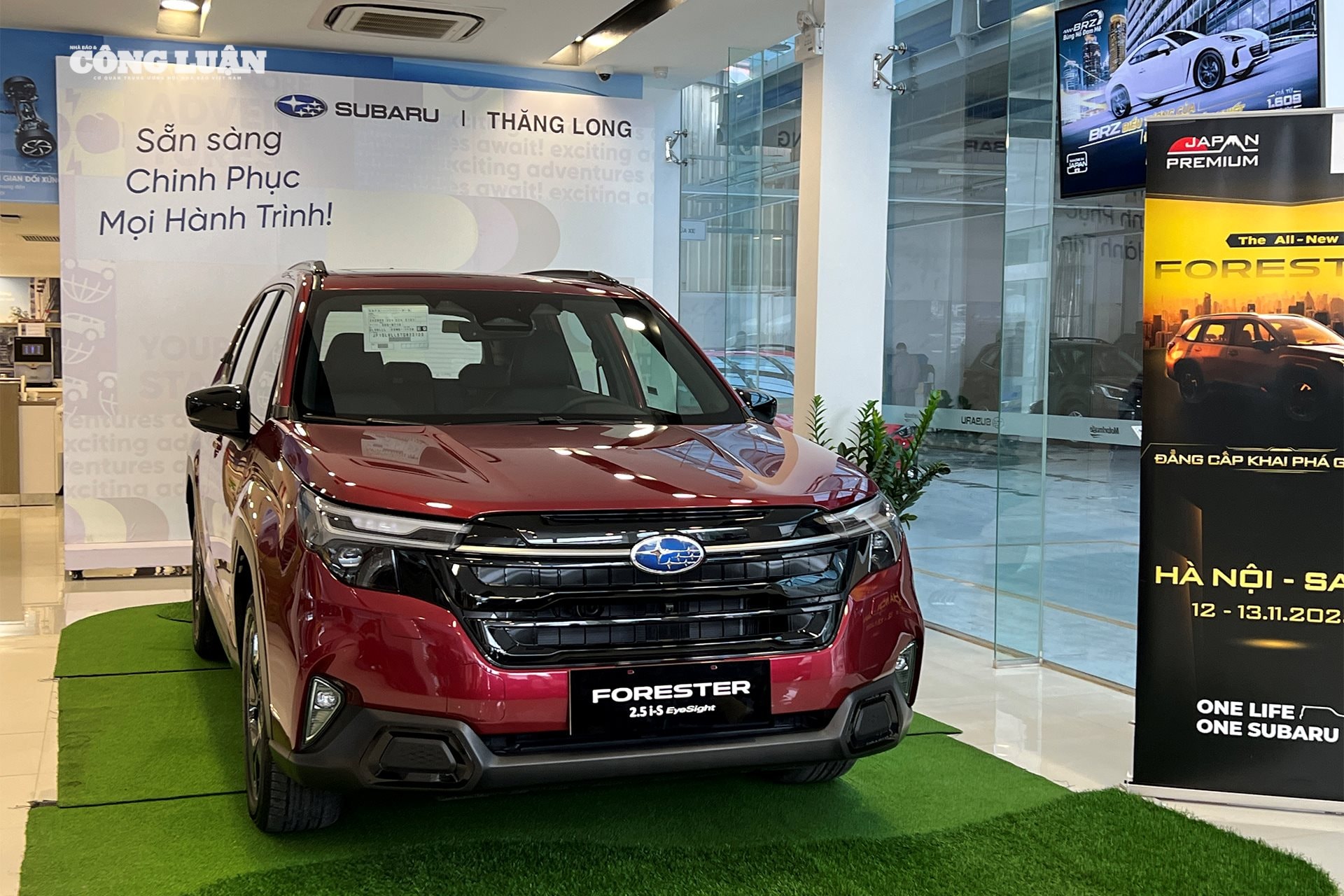 Mẫu xe Subaru Forester nhập khẩu nguyên chiếc từ Nhật Bản.