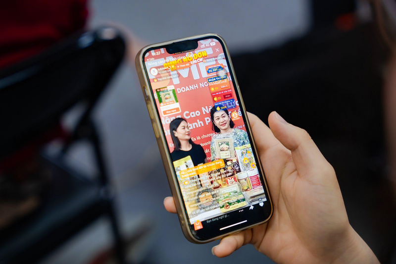 Các nhà bán hàng địa phương đã thay đổi suy nghĩ, chủ động ứng dụng ngay kiến thức, kỹ năng được đào tạo vào vận hành thực tế.